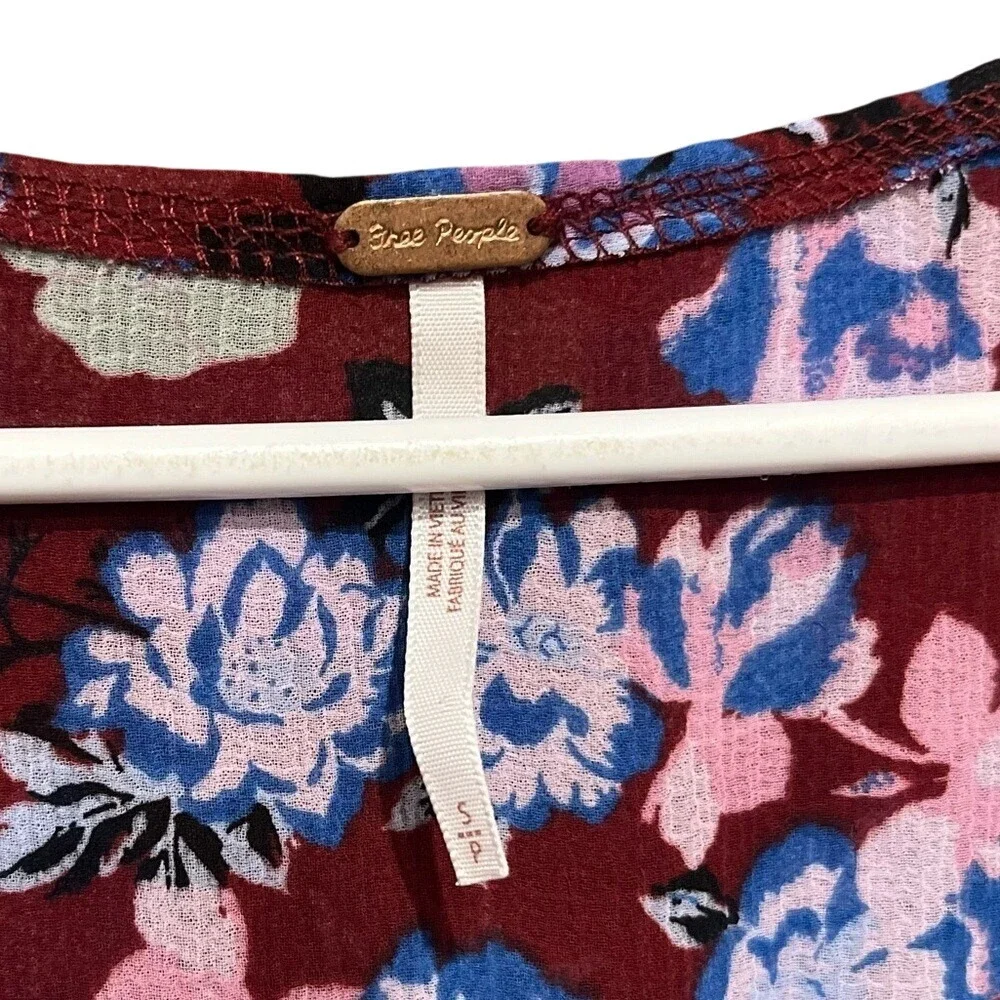 Free People Floral Tie Front Ruffle Blouse Burgundy Blue Small OB1026401‎ EUC